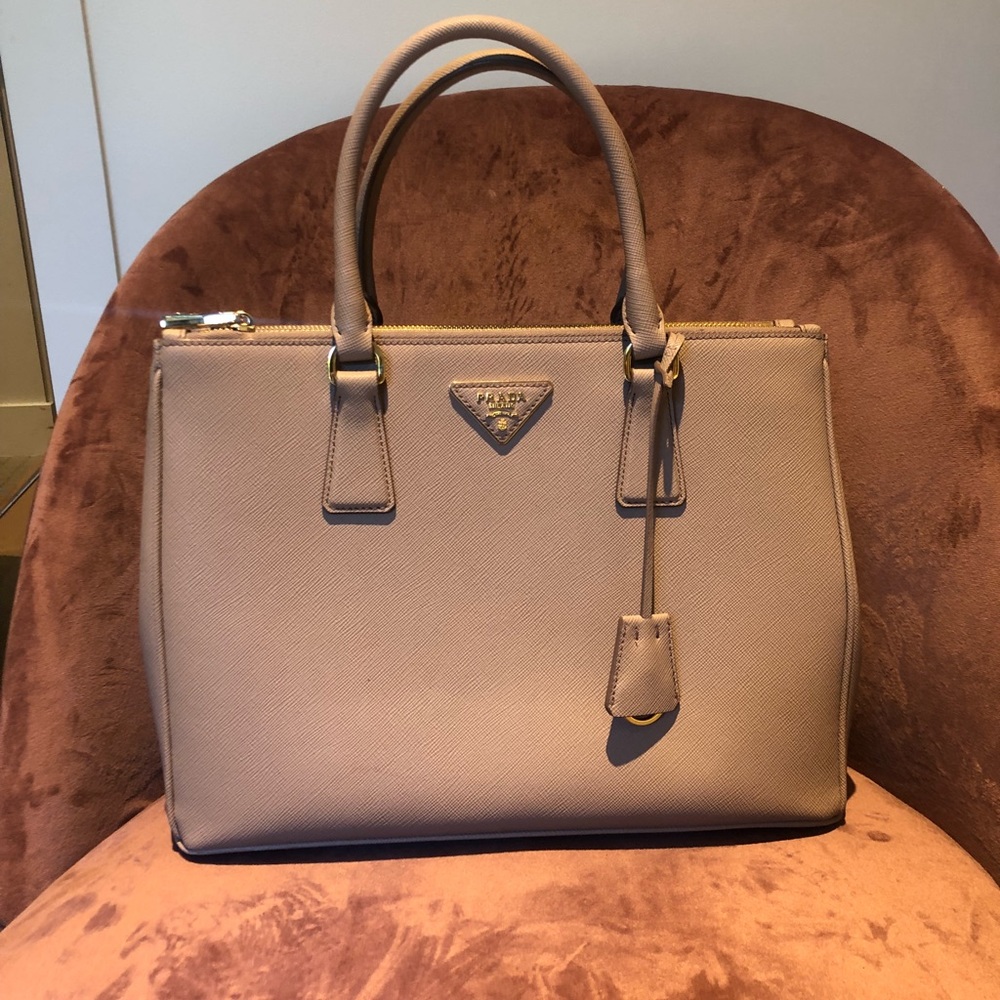 Never Worn Prada Galleria Bag